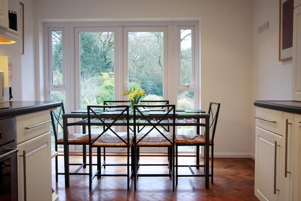 Abacus Bed And Breakfast, Blackwater, Hampshire 캠벌리 외부 사진